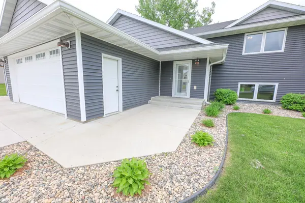 2580 Lois LN SE, Alexandria, MN 56308