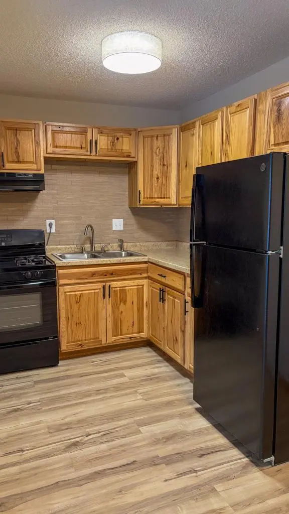 7176 72nd LN N, Brooklyn Park, MN 55428