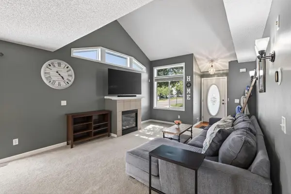 1649 Hamilton LN, Shakopee, MN 55379