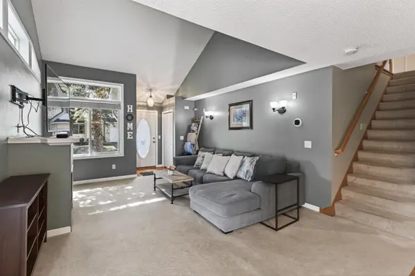 1649 Hamilton LN, Shakopee, MN 55379