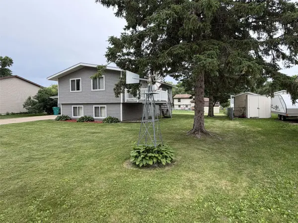 605 NW 10th Ave, Waseca, MN 56093