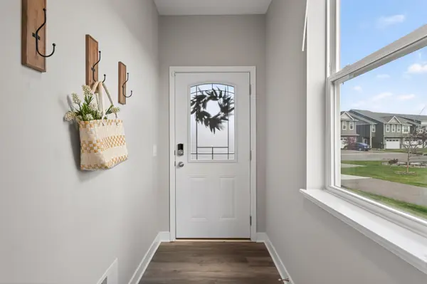 13769 Kaylemore TRL, Rosemount, MN 55068