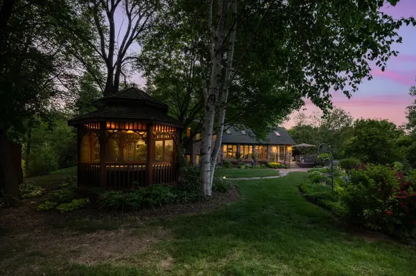 8840 River Heights WAY, Inver Grove Heights, MN 55076