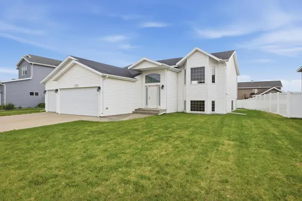 4419 48th ST S, Fargo, ND 58104