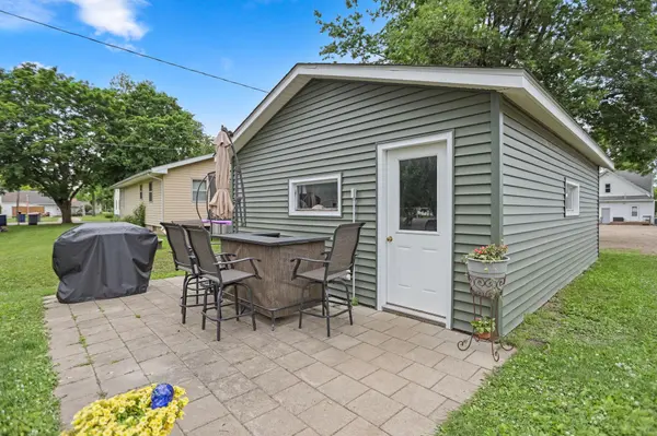 207 W Franklin ST, Morristown, MN 55052