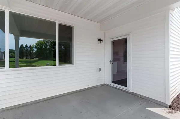 386 Laurel PL, River Falls, WI 54022