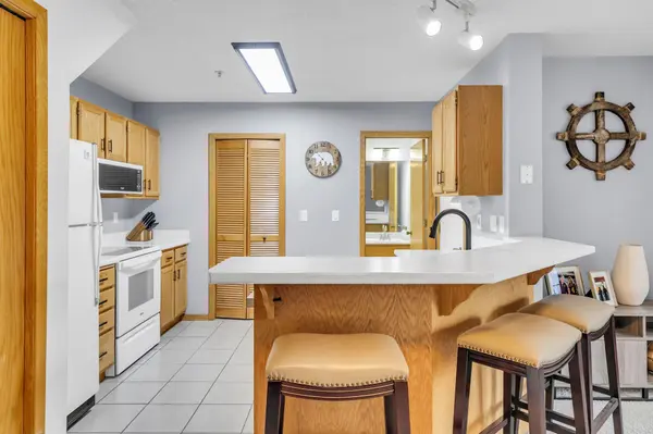 1257 Birch CT #7, White Bear Lake, MN 55110