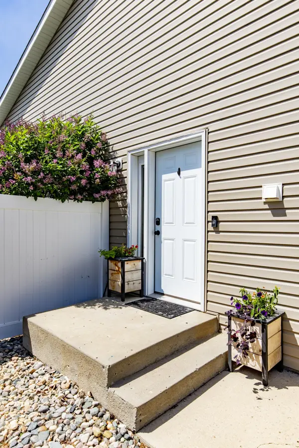 5242 49th AVE S, Fargo, ND 58104