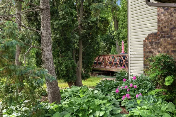 8527 Isle AVE S, Cottage Grove, MN 55016