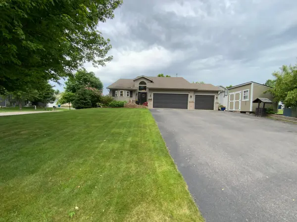 1281 Agate CT, Sauk Rapids, MN 56379