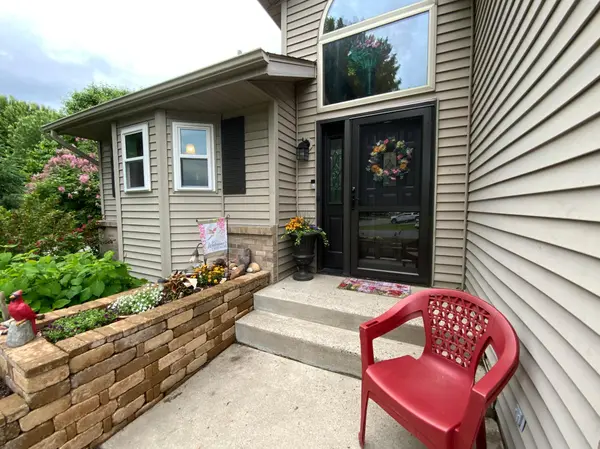 1281 Agate CT, Sauk Rapids, MN 56379