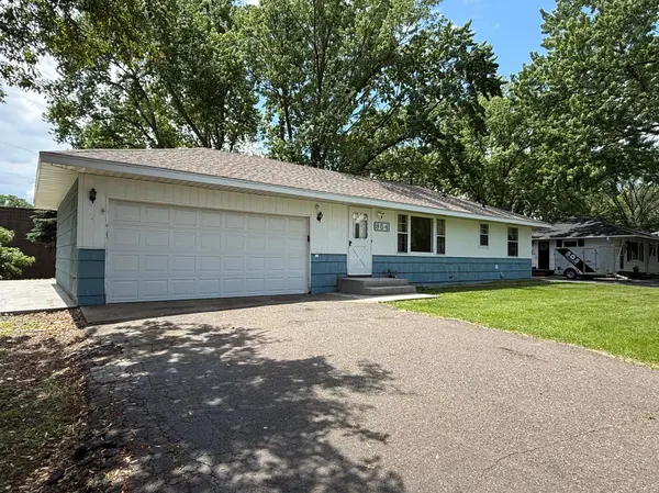 954 109th AVE NW, Coon Rapids, MN 55448