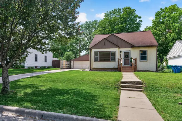 3255 Drew AVE N, Robbinsdale, MN 55422