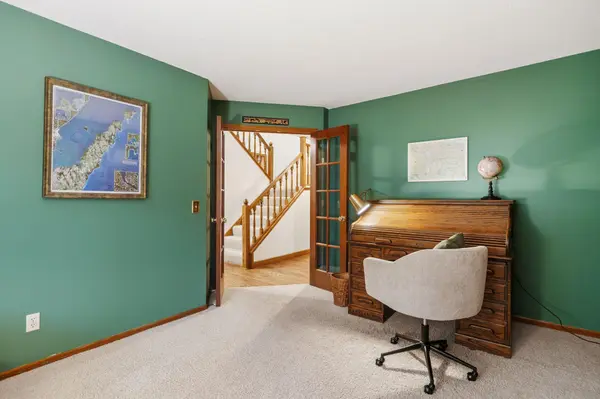 4876 Knottingham CIR, Eagan, MN 55122
