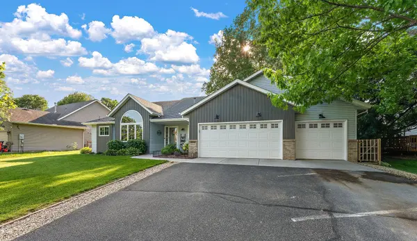 19137 Evenston DR, Farmington, MN 55024