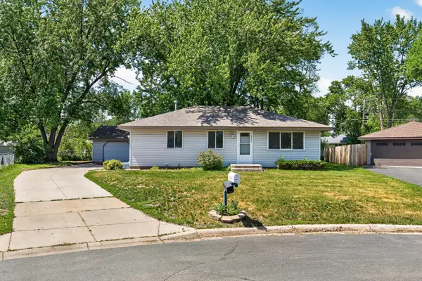 2901 114th AVE NW,  Coon Rapids,  MN 55433