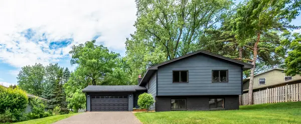 4519 Oak Leaf DR, Vadnais Heights, MN 55127