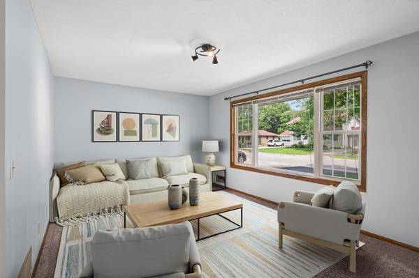 336 Sunrise LN, Champlin, MN 55316