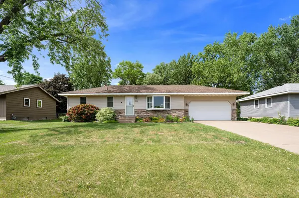 625 119th AVE NE,  Blaine,  MN 55434