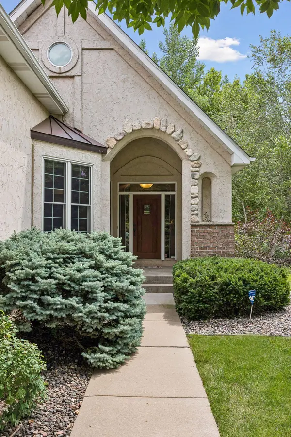 18464 Farmstead CIR, Eden Prairie, MN 55347