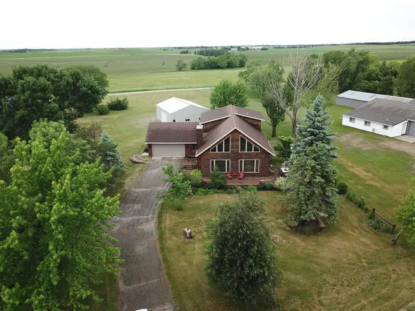 708 N Shore DR, Battle Lake, MN 56515