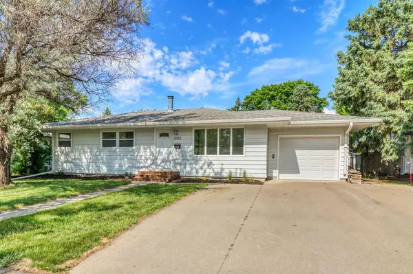 2313 9th ST S, Fargo, ND 58103