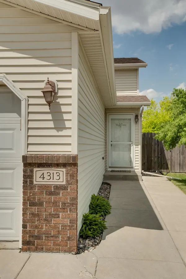 4313 39 1/2 AVE S, Fargo, ND 58104