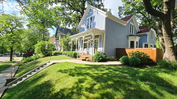 336 Maple ST, Saint Paul, MN 55106