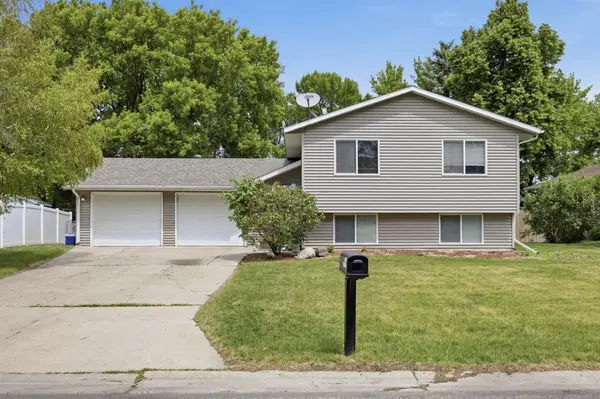 3022 14th AVE S, Moorhead, MN 56560
