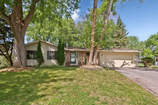 3404 Red Oak CIR N, Burnsville, MN 55337