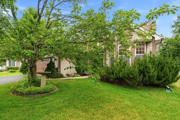 8471 Bryce CT, Inver Grove Heights, MN 55076