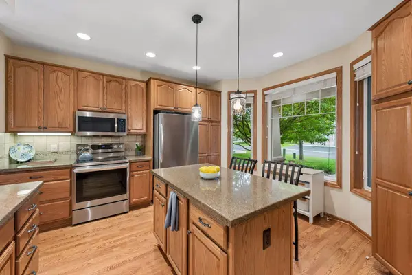 7156 Ballard TRL, Inver Grove Heights, MN 55077