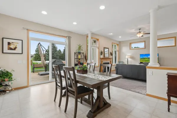 1803 Countryside DR, Shakopee, MN 55379