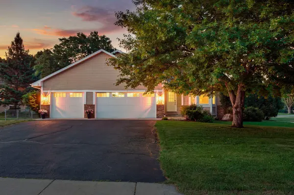 9840 Kirkwood LN N, Maple Grove, MN 55369