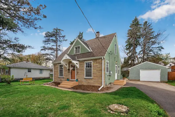 721 Parkway DR, Saint Paul, MN 55106