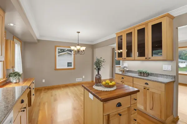 9306 Oakland AVE S, Bloomington, MN 55420