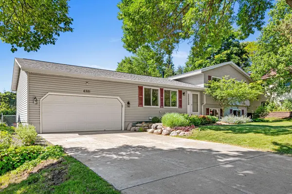 6321 Edgemont CIR N, Brooklyn Park, MN 55428