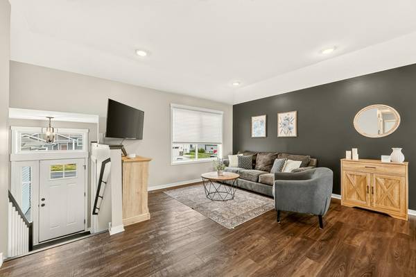 94 5th AVE SE, Kasson, MN 55944