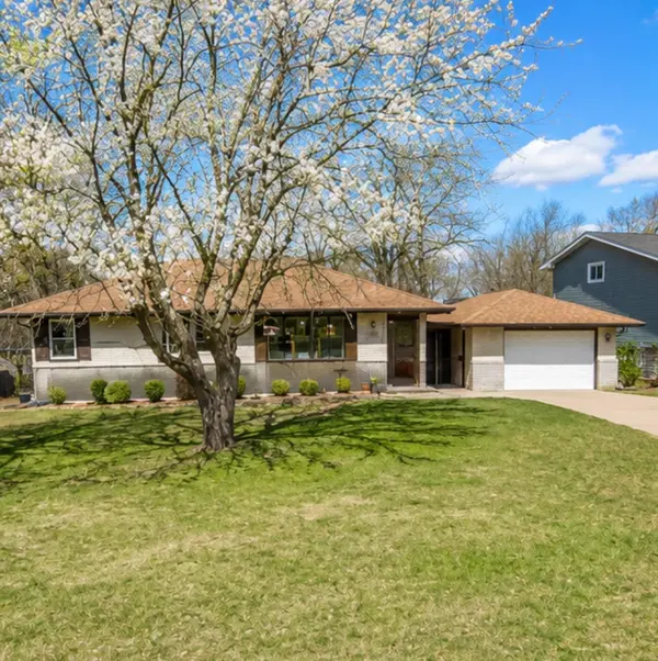 6535 Berkshire LN N, Maple Grove, MN 55311