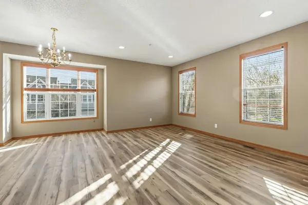 9980 Wildflower DR, Eden Prairie, MN 55347