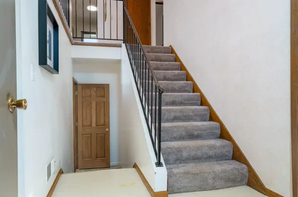 305 Darrell CT, Stillwater, MN 55082
