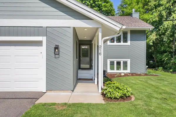 216 Forestview LN N, Plymouth, MN 55441