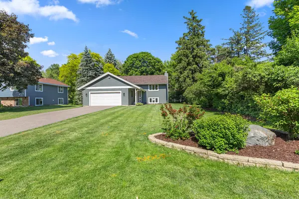 216 Forestview LN N, Plymouth, MN 55441
