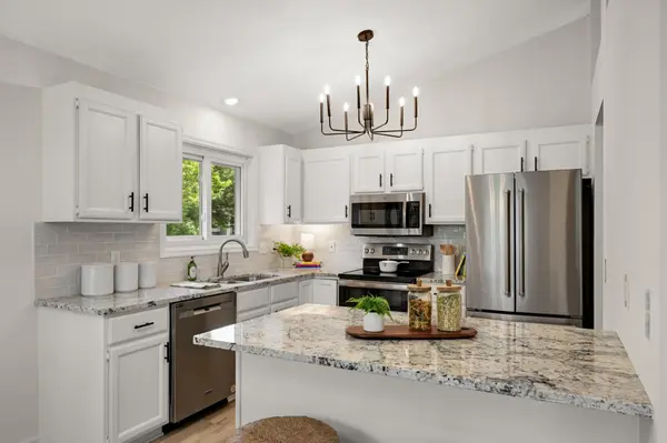 8900 Rosewood LN N, Maple Grove, MN 55369