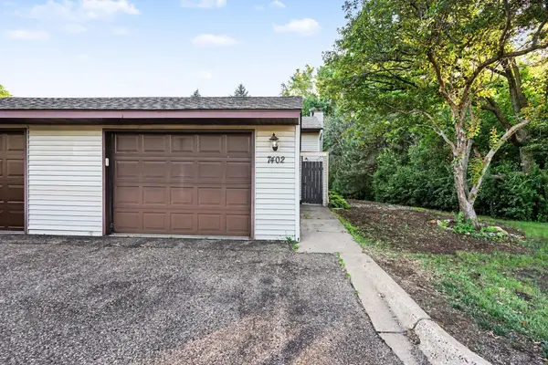 7402 Germane TRL, Apple Valley, MN 55124
