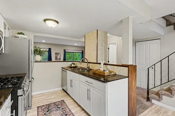 7402 Germane TRL, Apple Valley, MN 55124