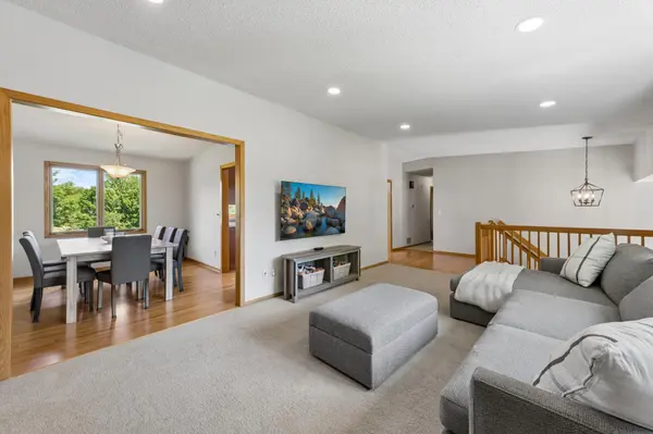 6015 Creek Ridge CT, Minnetonka, MN 55345