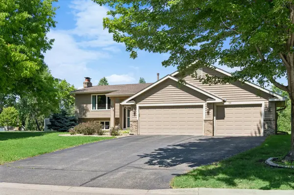 6015 Creek Ridge CT, Minnetonka, MN 55345
