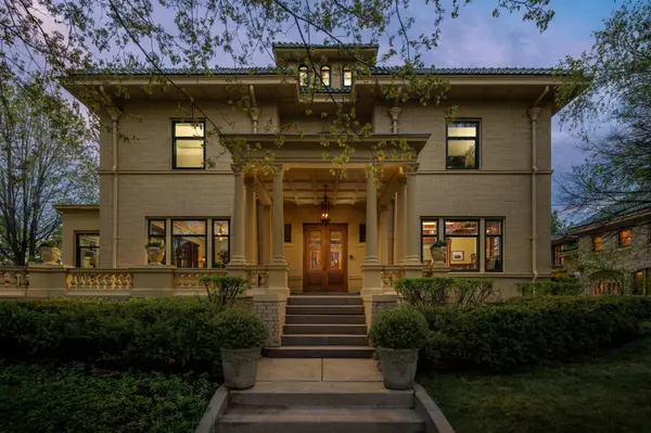 1005 Mount Curve AVE, Minneapolis, MN 55403