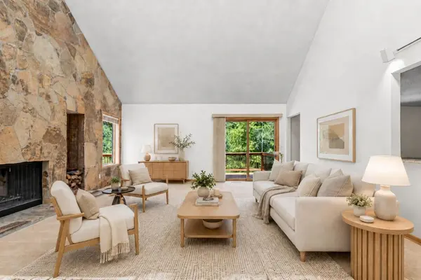 15604 White Pine DR, Minnetonka, MN 55391